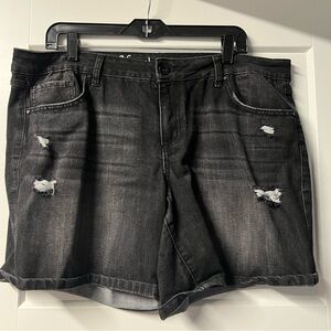 Natural Reflections black jean shorts. Size 18.